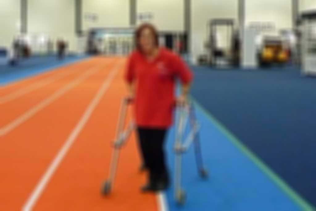 NicoleEvans_in_sportshall.jpg blurred out