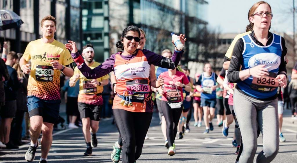 Alzheimers Runners In Event2000x1100
