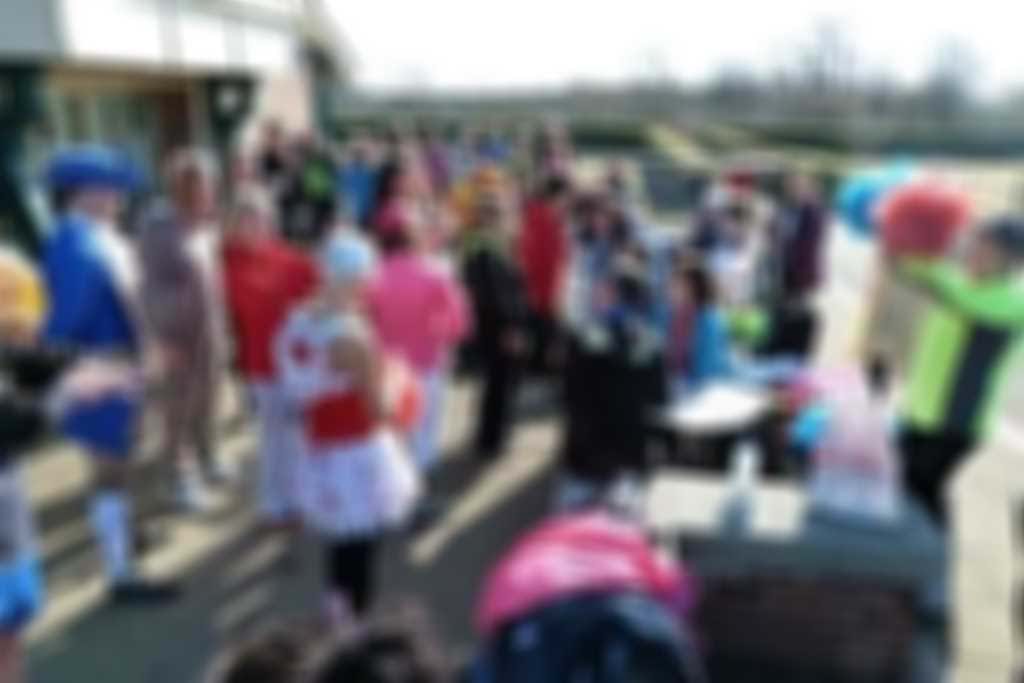 race_organisers1.jpg blurred out