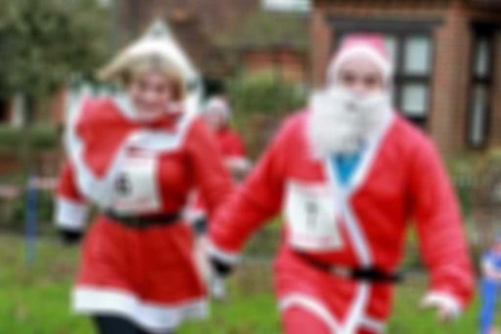 Santa_Run_300200.jpg (1) blurred out